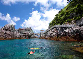 赤崎海水浴場・遊歩道